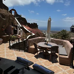 Castillo Lanzarote Sophie - Luxury -sleep In A Volcanic Cave With Heated Pool Tias
